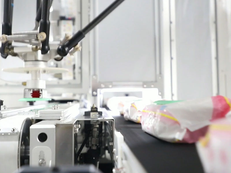 Robotic Lid Applicator Machine
