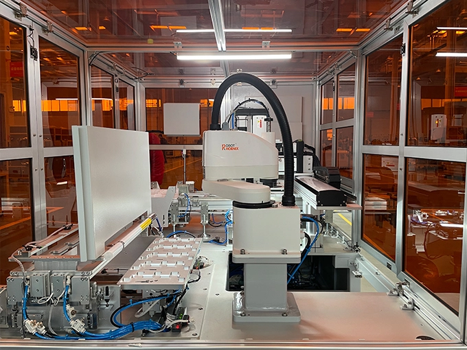 industrial pick and place robot