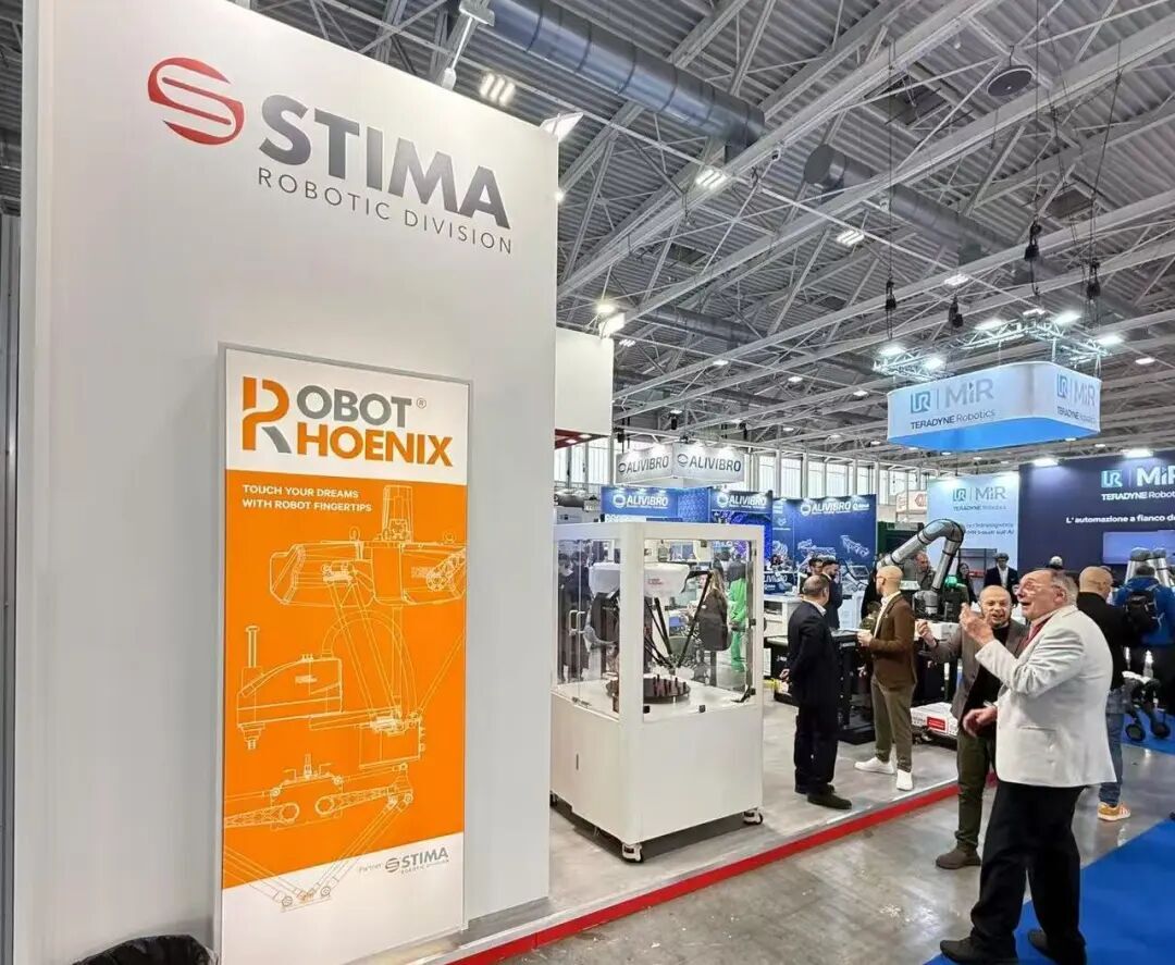 Robotphoenix Robots Showcase at MECSPE Bologna Exhibition Robotphoenix Robots Showcase at MECSPE Bologna Exhibition